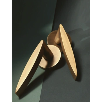 Дверная ручка из латуни CITY collection E021 золото, хром