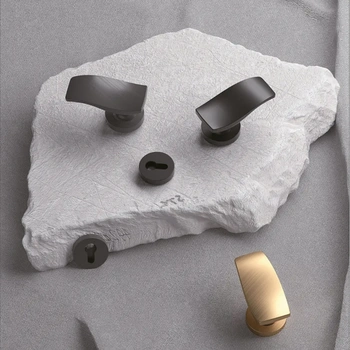 Дверная ручка из латуни ELIT collection 066 черный