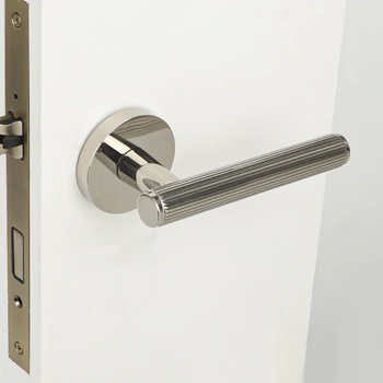 Дверная ручка из латуни в 3-х тренд оттенках RACHEL G002