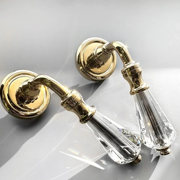 Дверная ручка дизайнерская из латуни CRISTAL 077